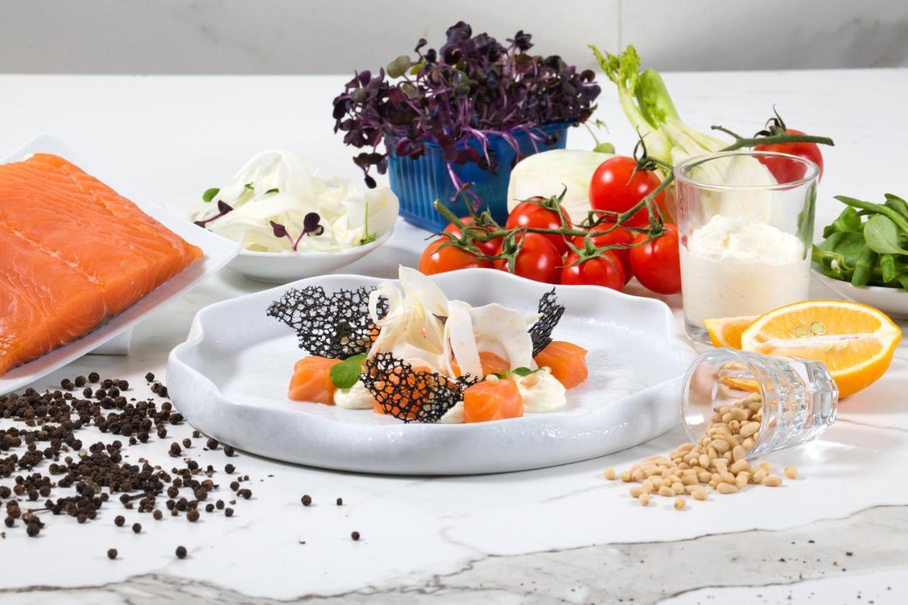 Maritim Hotel Plaza Tiranë Ngoại thất bức ảnh A salad prepared with the use of molecular gastronomy techniques