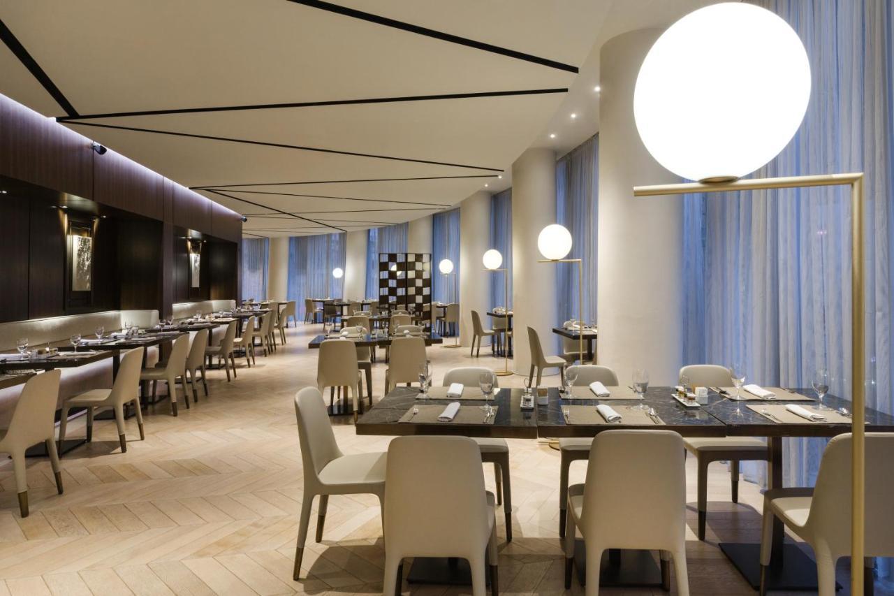 Maritim Hotel Plaza Tiranë Ngoại thất bức ảnh Restaurant