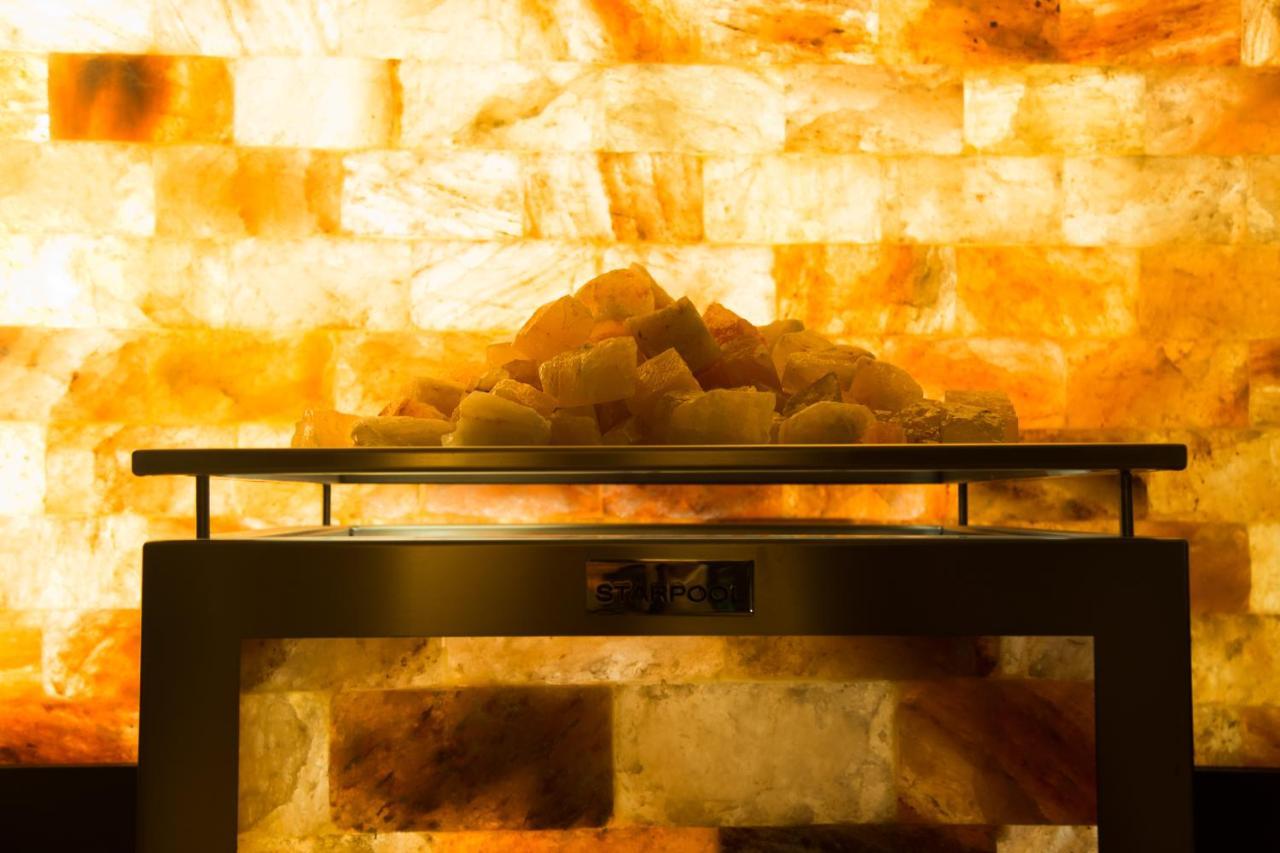 Maritim Hotel Plaza Tiranë Ngoại thất bức ảnh Salt sauna
