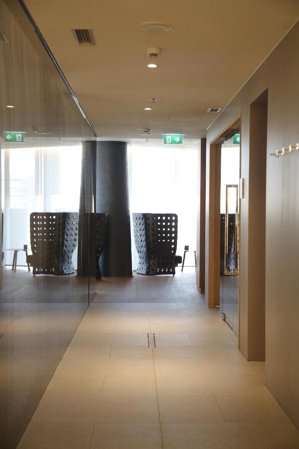 Maritim Hotel Plaza Tiranë Ngoại thất bức ảnh The interior of the new building