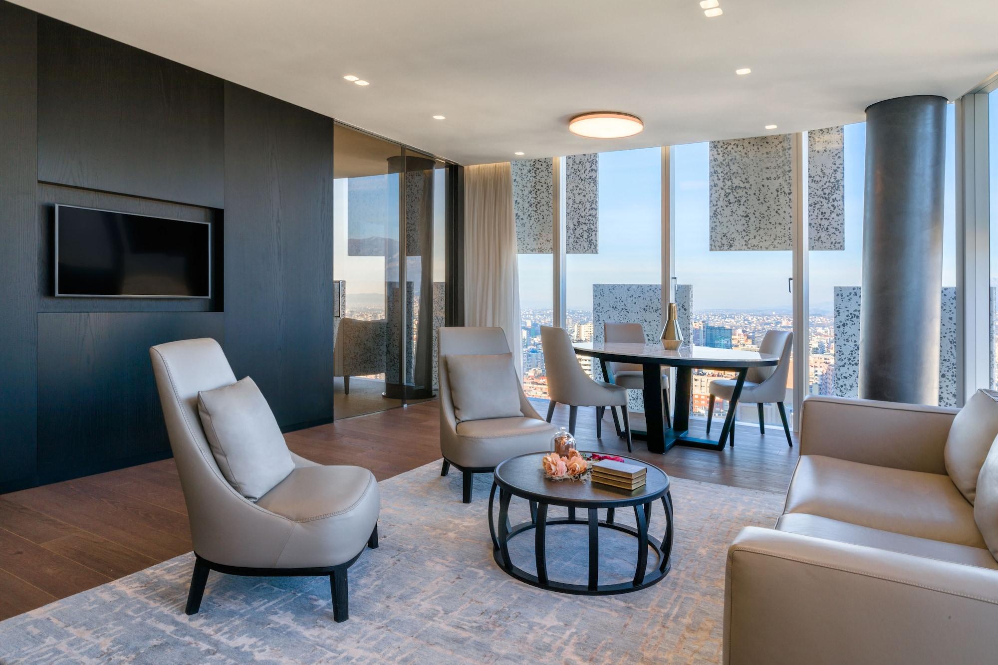 Maritim Hotel Plaza Tiranë Ngoại thất bức ảnh The living room of a Sky Villa