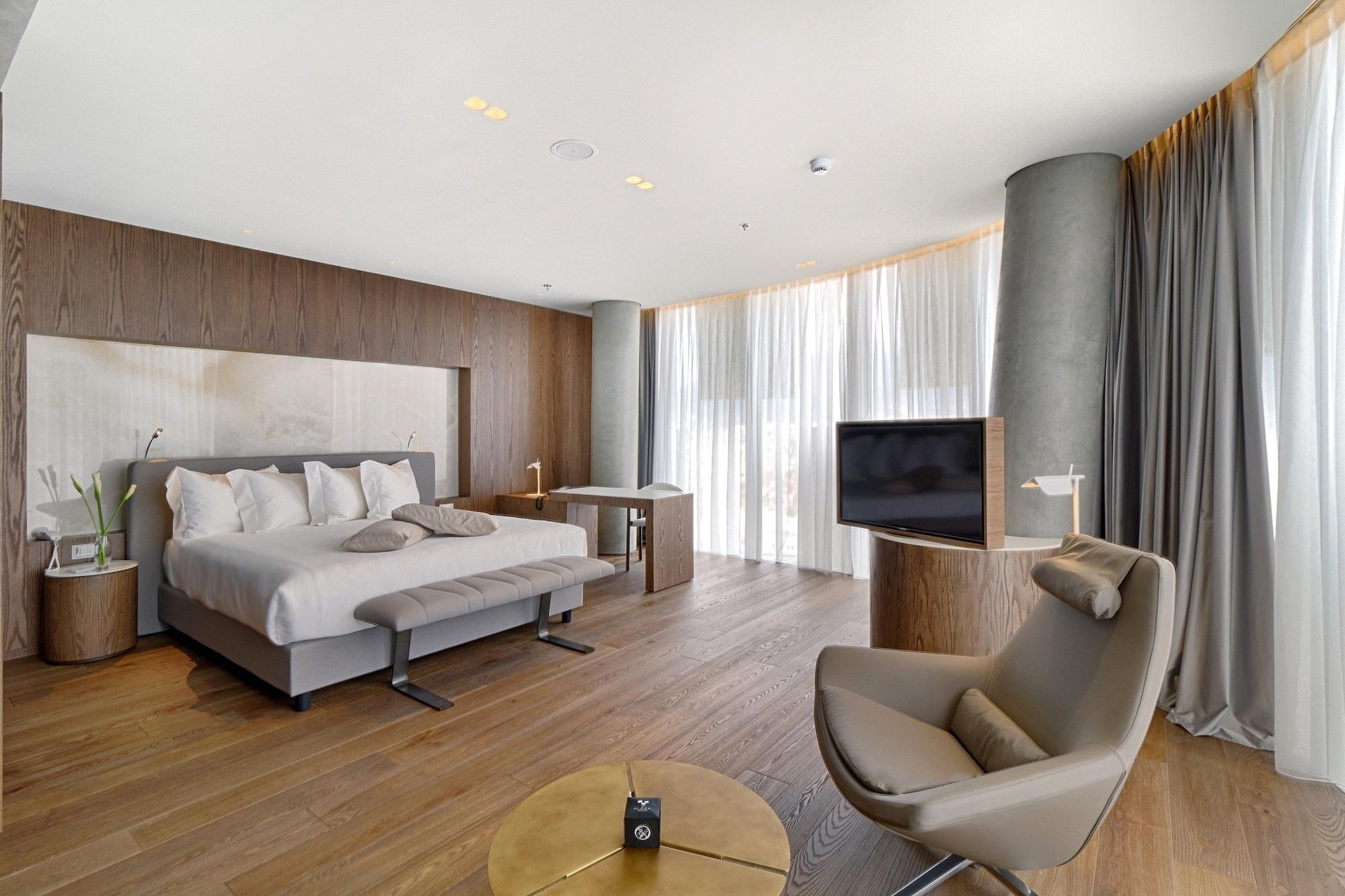 Maritim Hotel Plaza Tiranë Ngoại thất bức ảnh