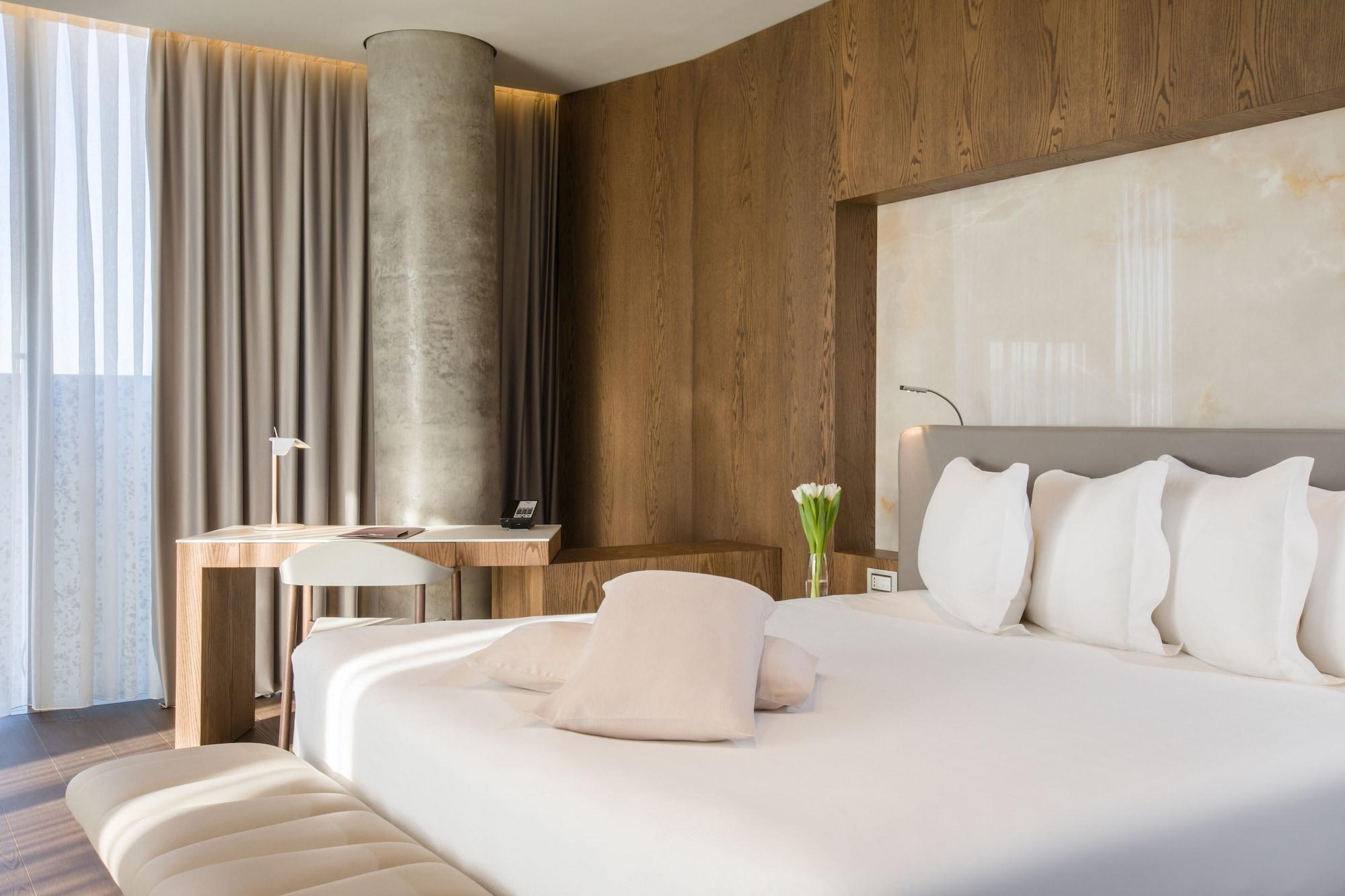 Maritim Hotel Plaza Tiranë Ngoại thất bức ảnh Deluxe room