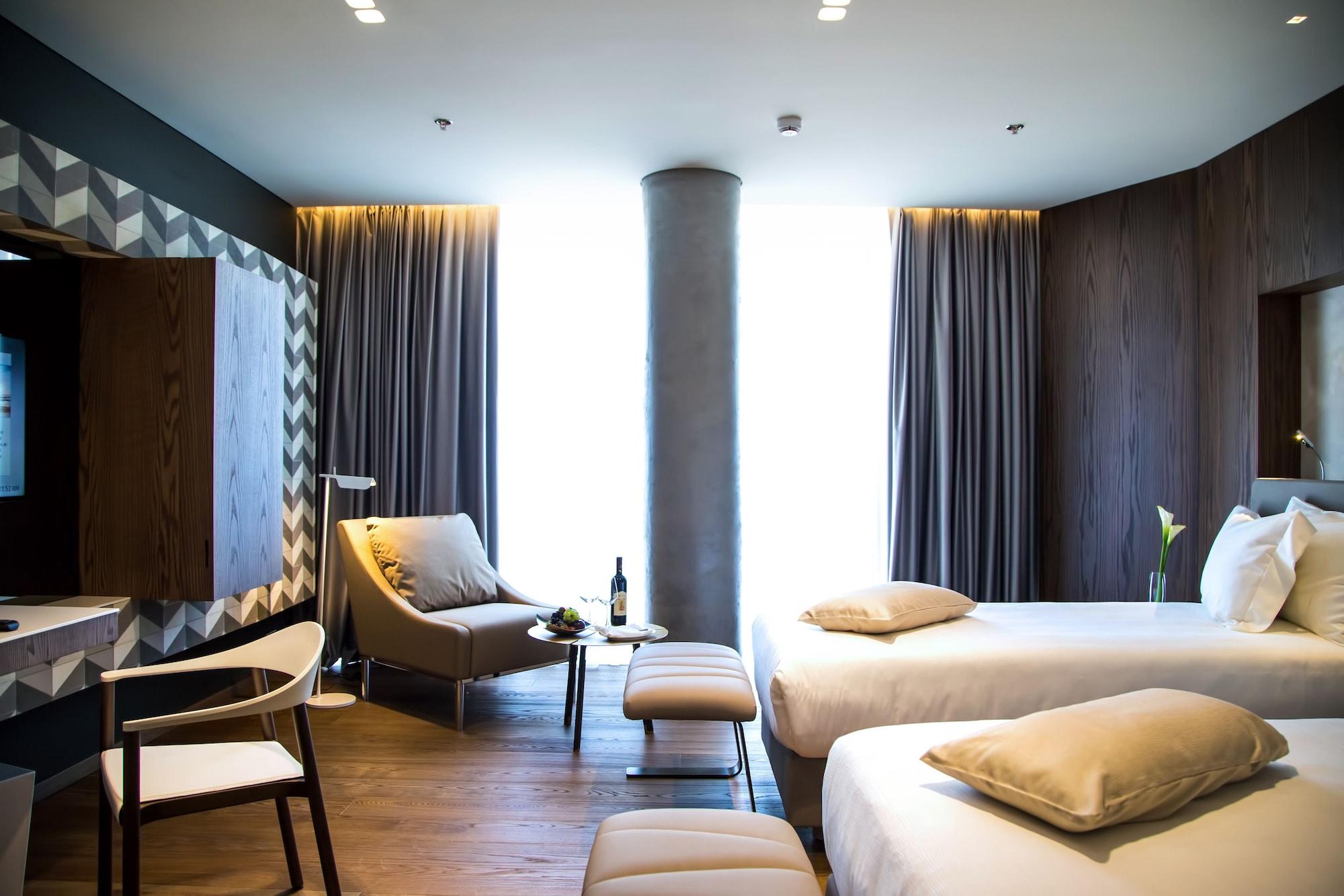 Maritim Hotel Plaza Tiranë Ngoại thất bức ảnh Deluxe Room