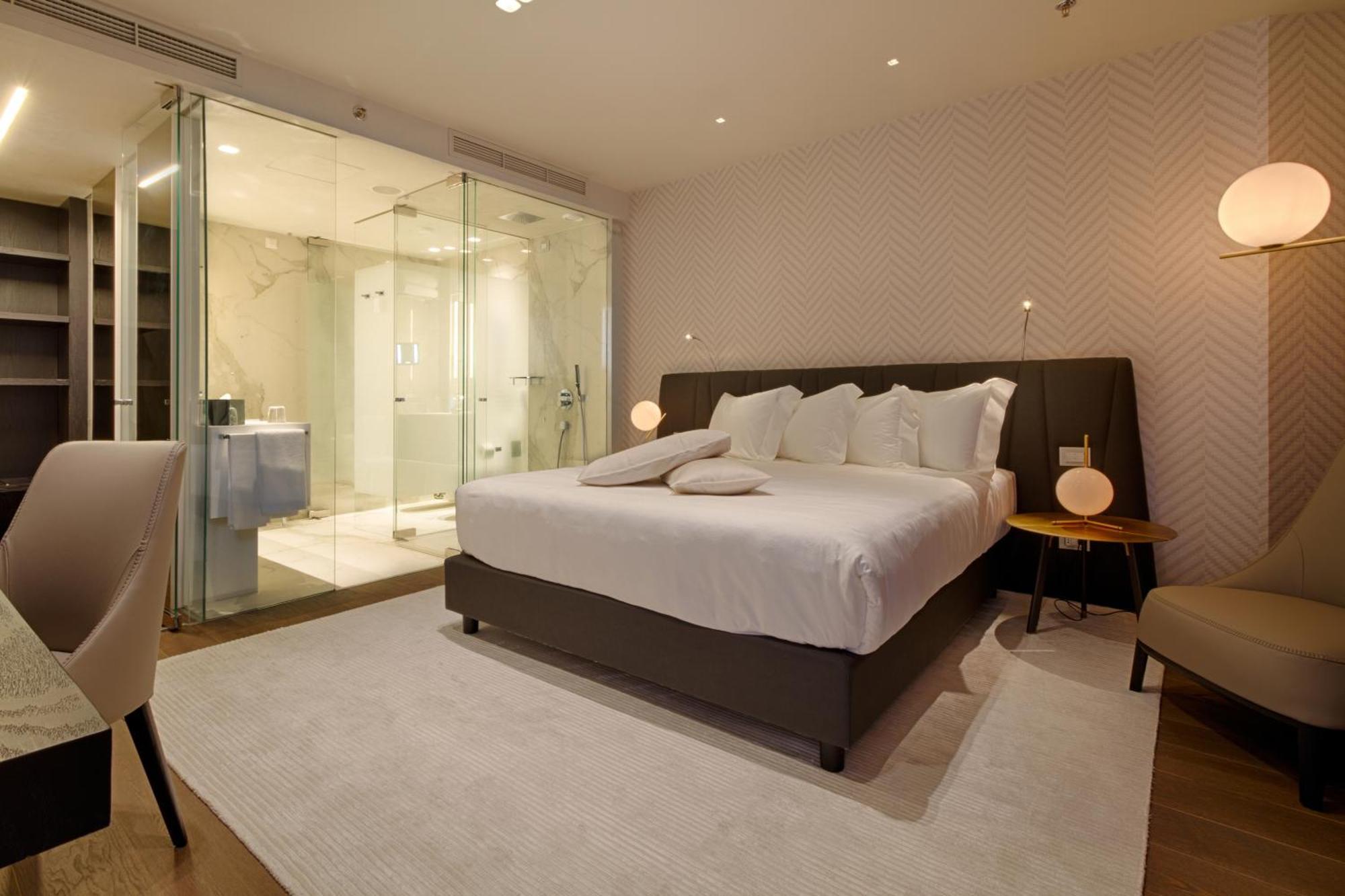 Maritim Hotel Plaza Tiranë Ngoại thất bức ảnh Deluxe Room