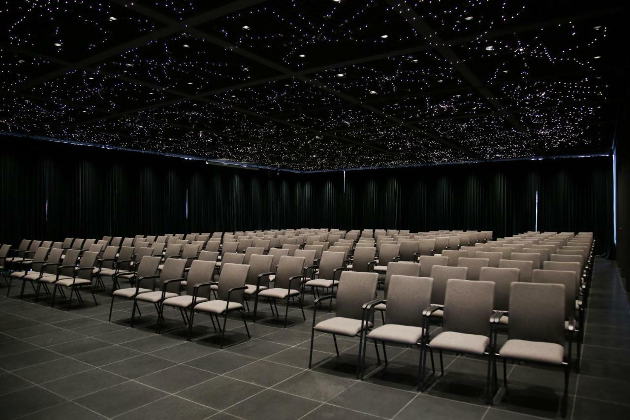 Maritim Hotel Plaza Tiranë Ngoại thất bức ảnh The auditorium